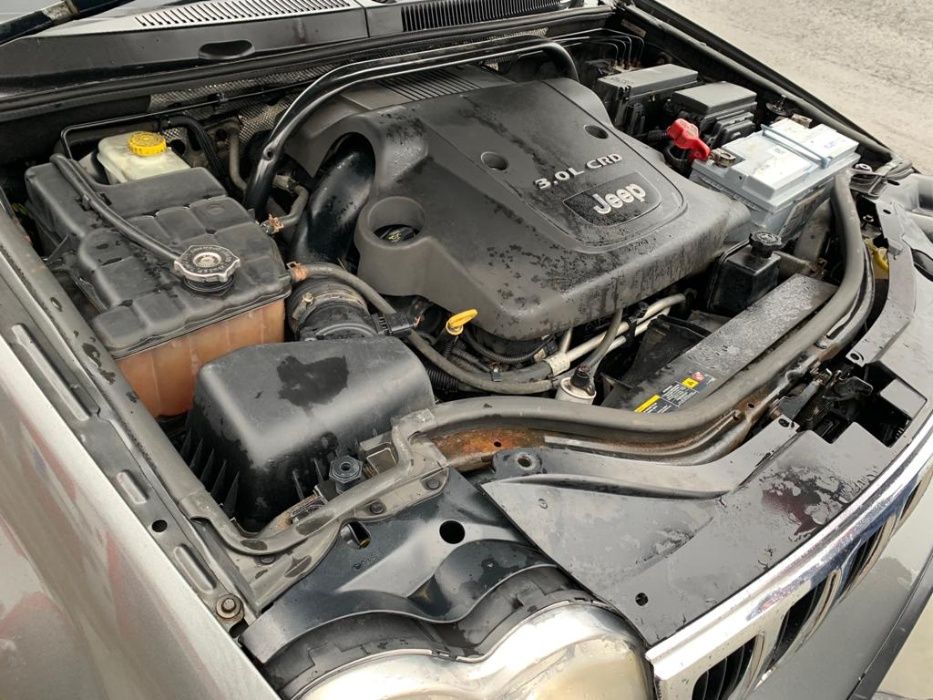 Dezmembrez jeep Jeep Grand Cherokee 3.0 v6 CRD/bara fata/usa/far/aripa