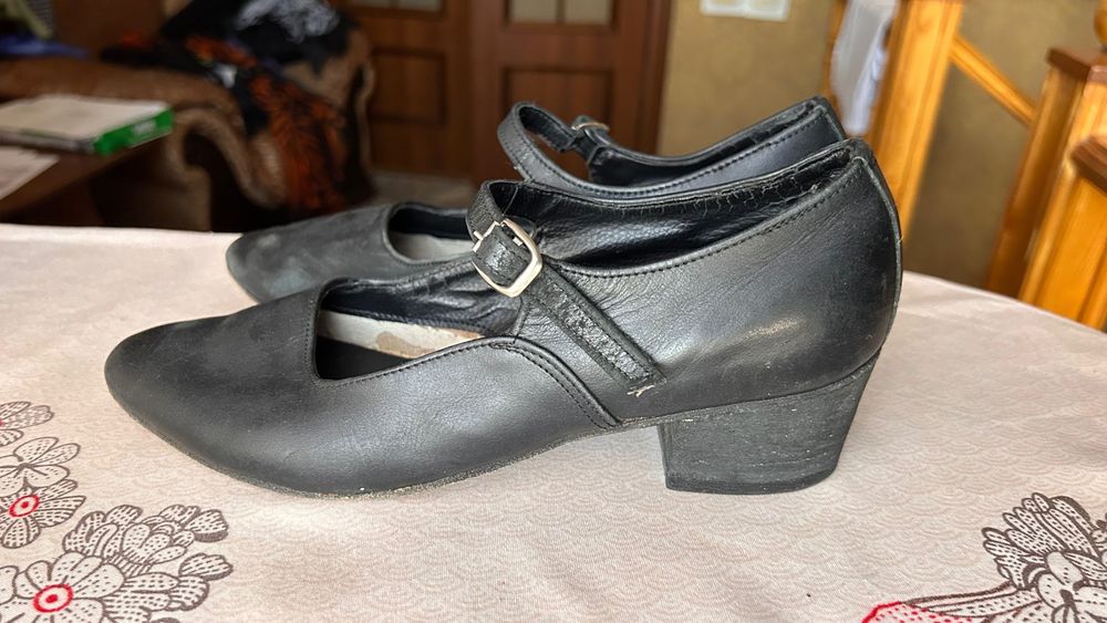 Народные туфли в хорошем состоянии