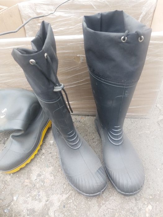 Резиновые сапоги