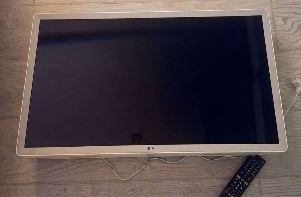 LG ТЕЛЕВИЗОР LG 32 бял на цвят