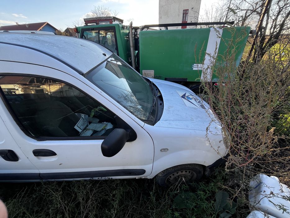 Kango- pentru dezmembare