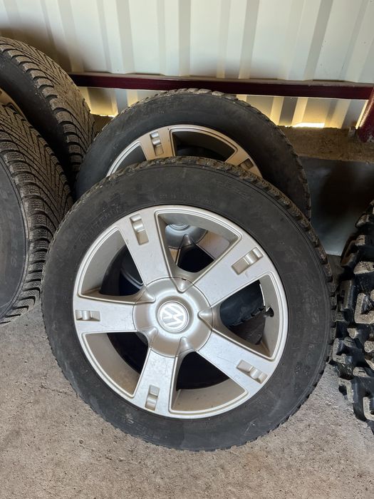 Jante aliaj R16 cu anvelope 205/55/16 de iarna 5x112 gama vag