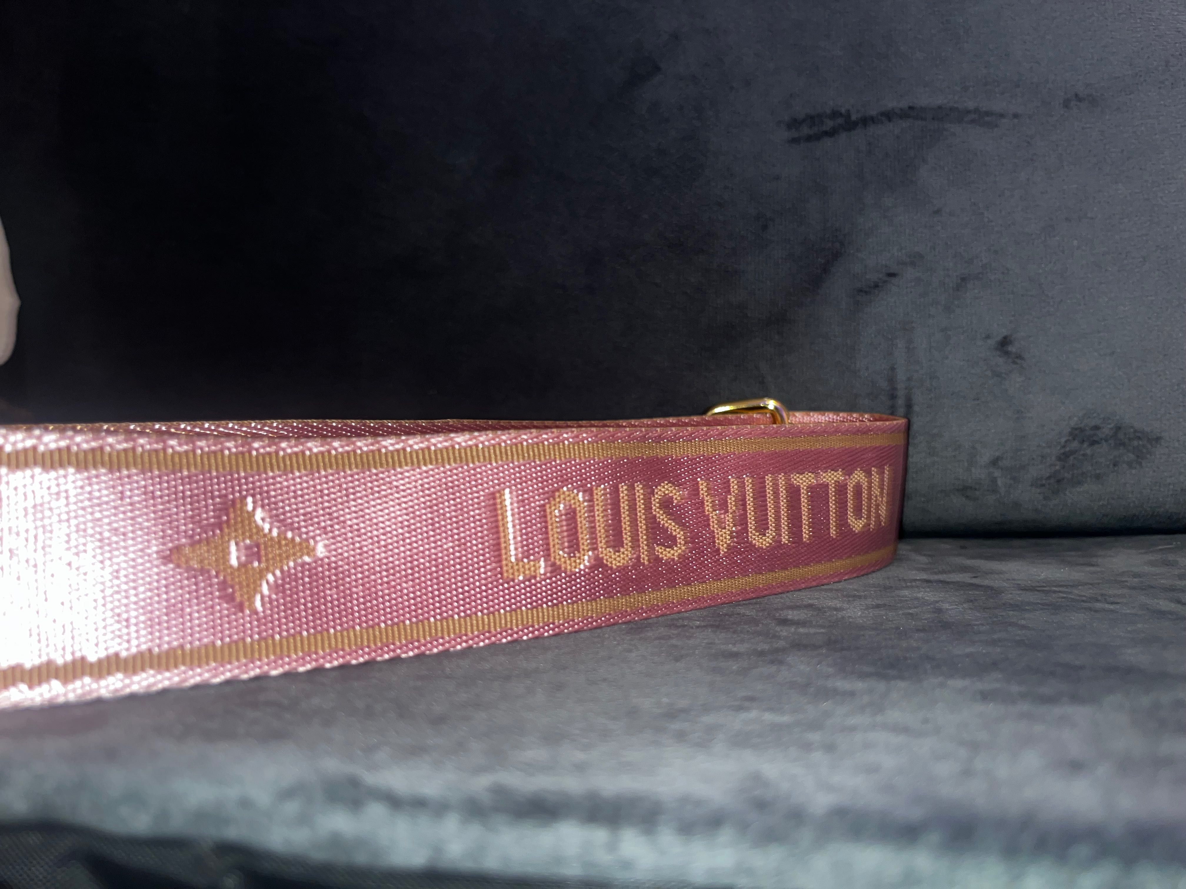 Louis Vuitton Multi Pochette Monogram Rose Handbag(естествена кожа)