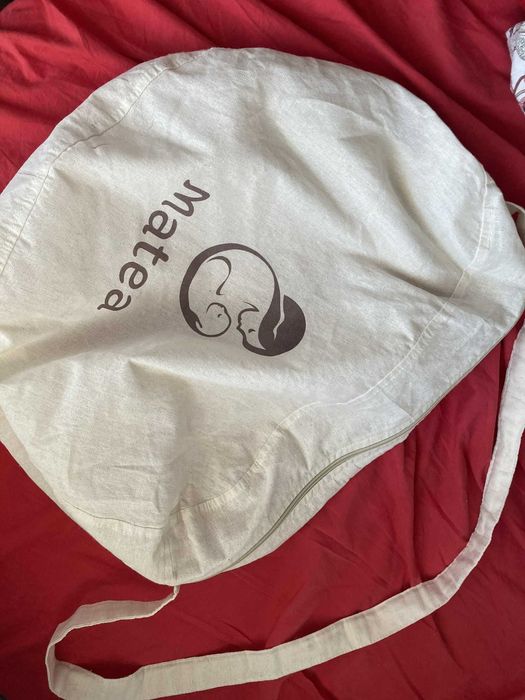 Възглавницата за кърмене Матеа