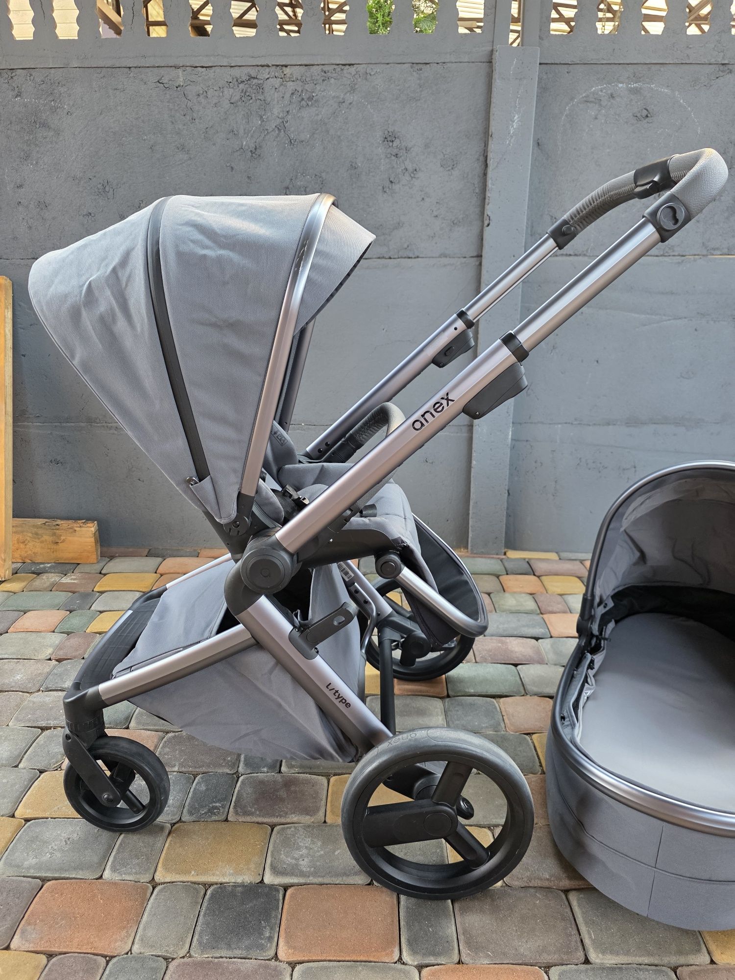 Продам Коляску Anex L Type