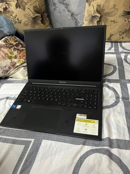 Laptop ASUS Vivobook 1150 lei