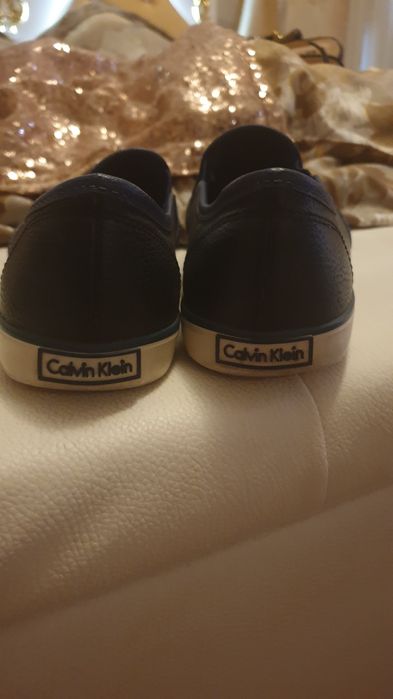 Уригинални.Естествена кожа маркови кецове .Келвин Клаин.