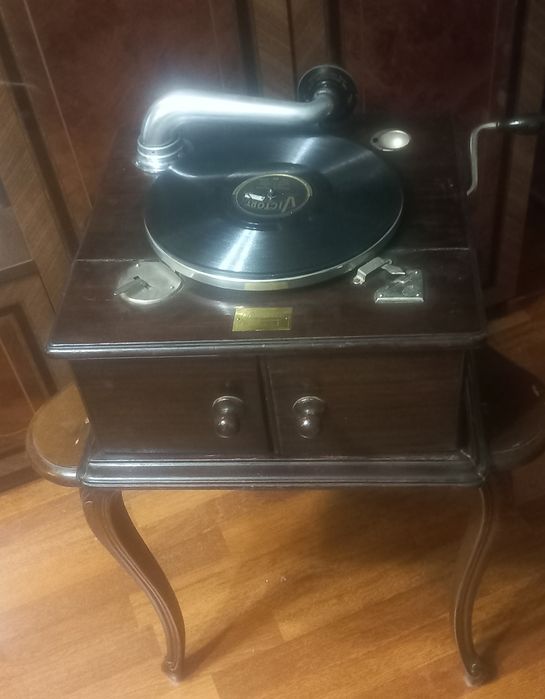 Старинный кабинетный настольный патефон  ODEON    Германия  1920 года