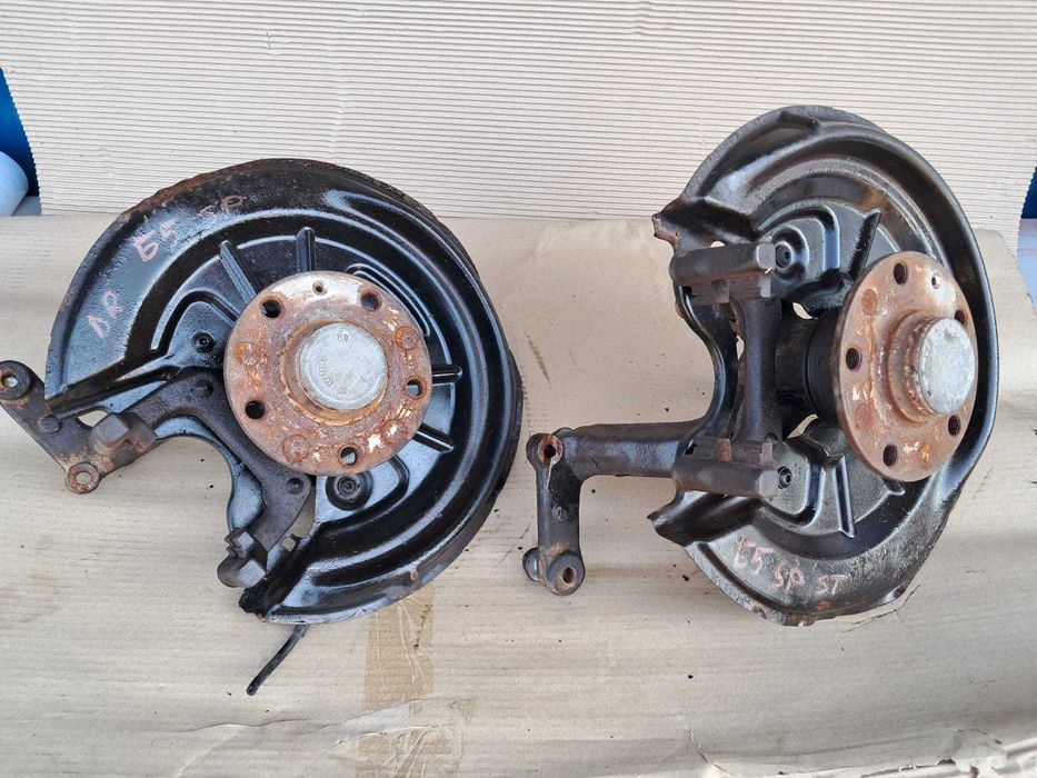 Vw Golf 5, fuzeta spate completa cu rulment si senzor ABS