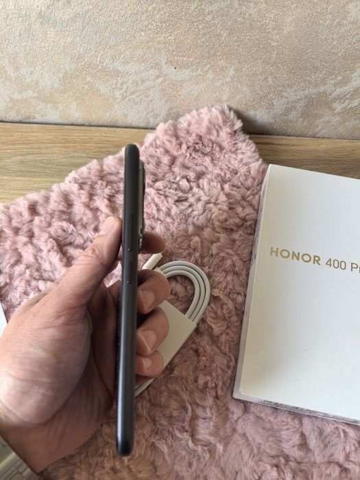 В гаранция от Технополис Honor 400 pro!