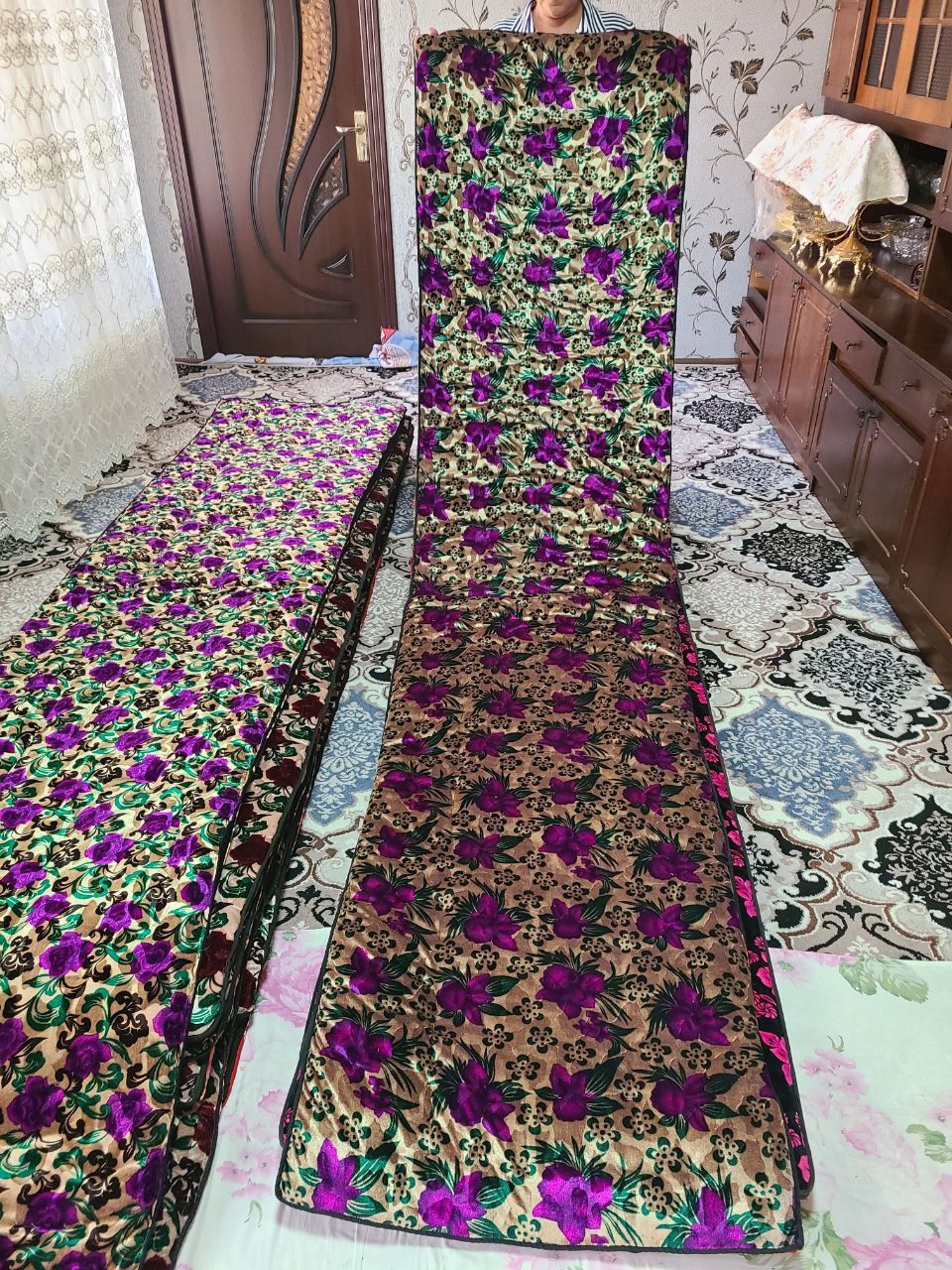 Vilyur ko'rpachalar sotiladi