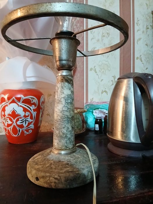 Настольная лампа советская.