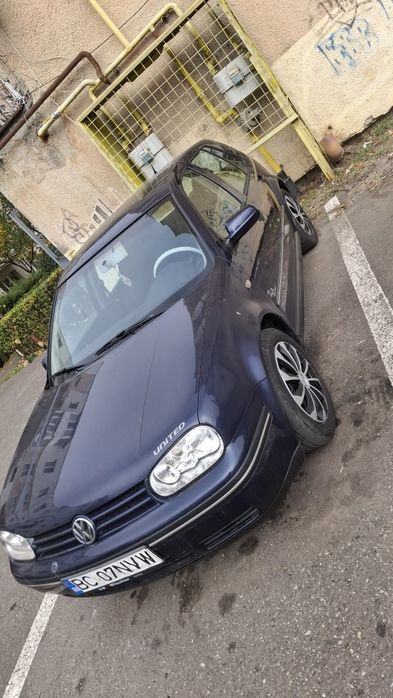 Vând golf 4 benzina