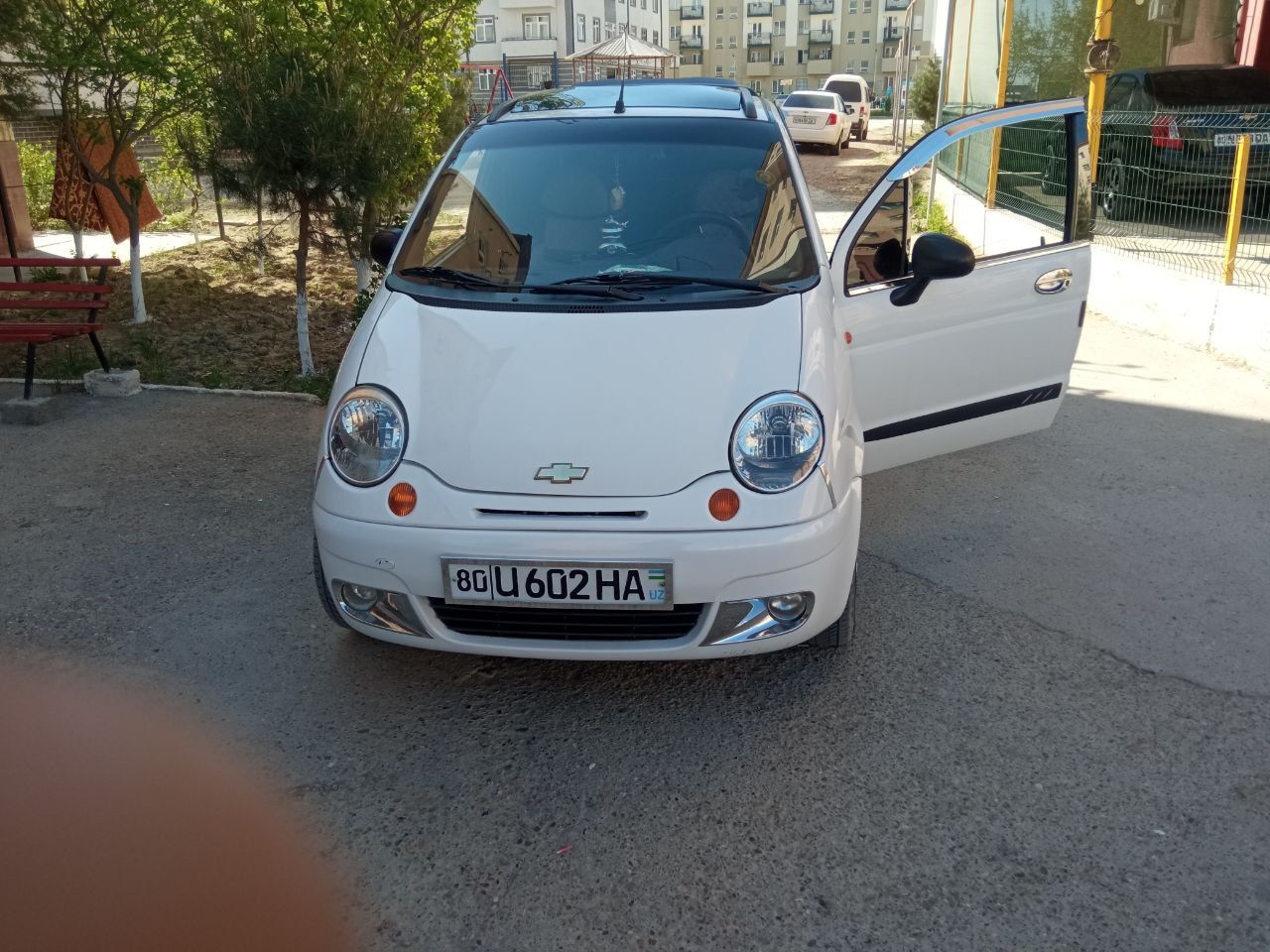 Matiz sotiladi 2006 yil benzin