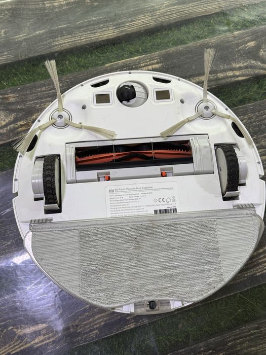 Робот пылесос Mi Robot Vacuum-Mop Essential