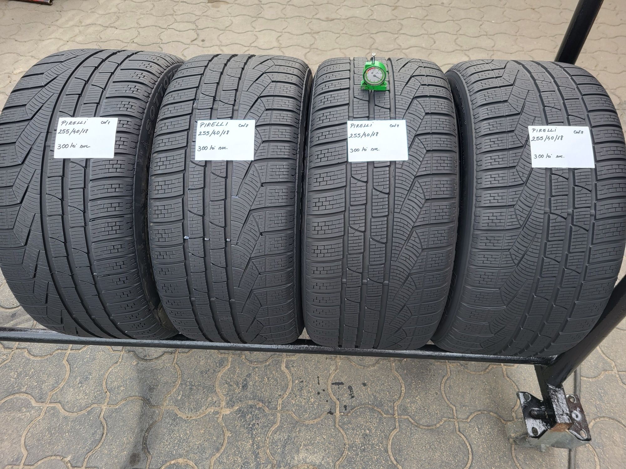 255/40/18 Pirelli