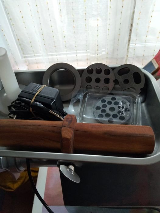 Mașină de tocat carne profesională