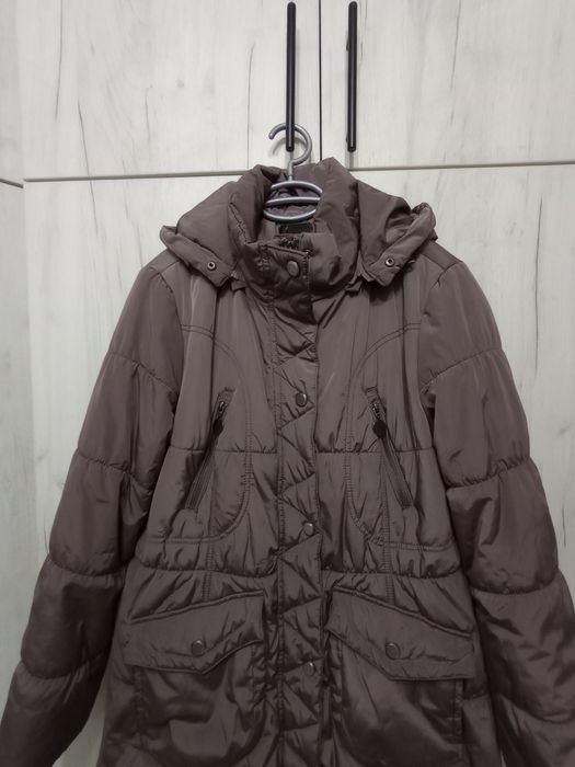 Продавам Зимно яке парка