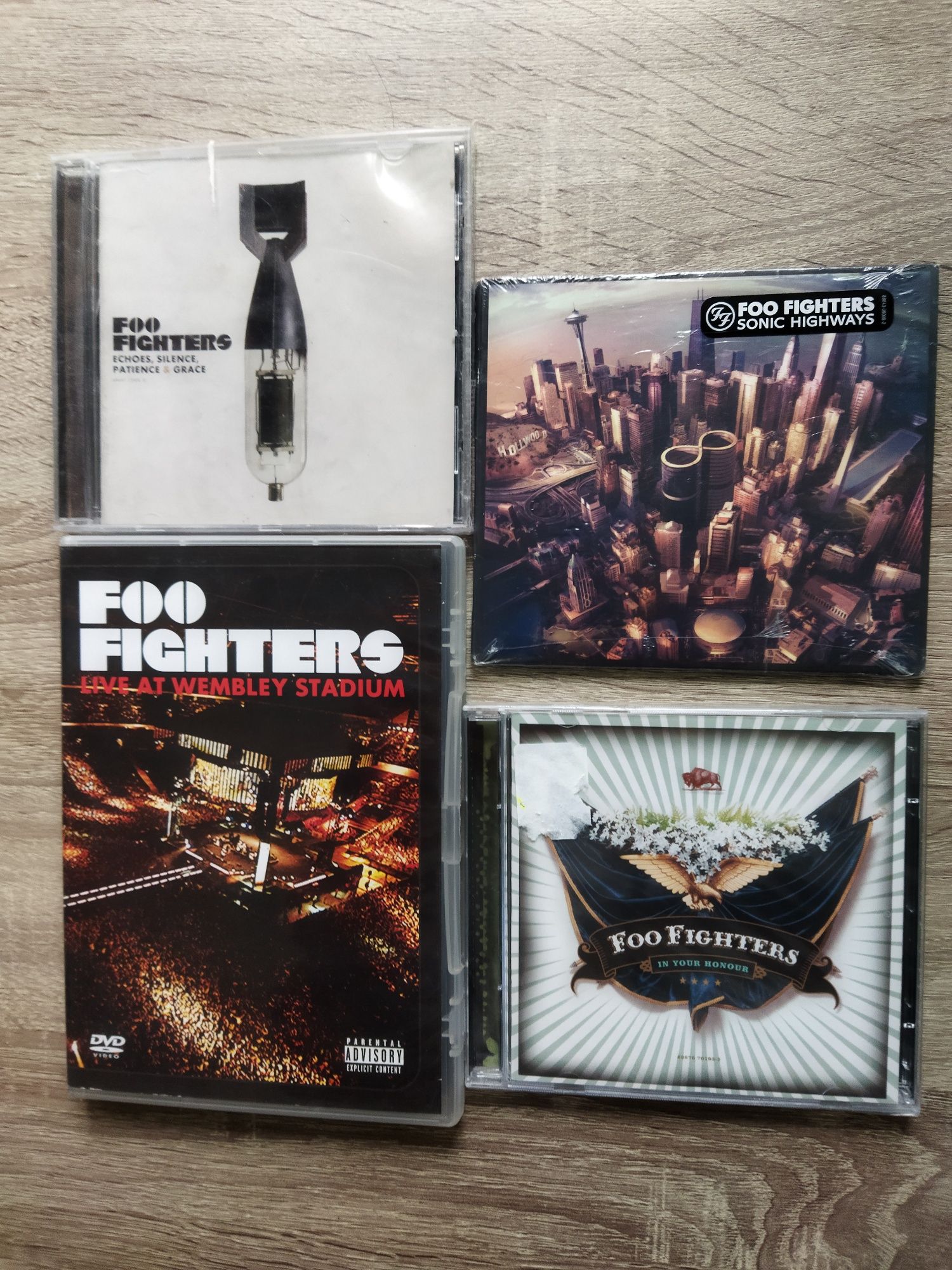 3 cd Foo Fighters ; 5 cd Electro ; Harman/Kardon HK3450