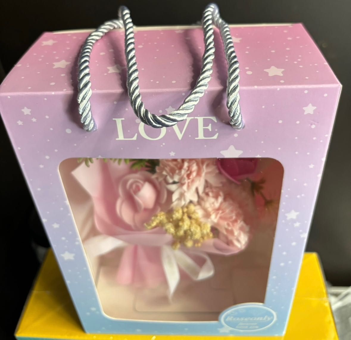 Кутия с вечни цветя