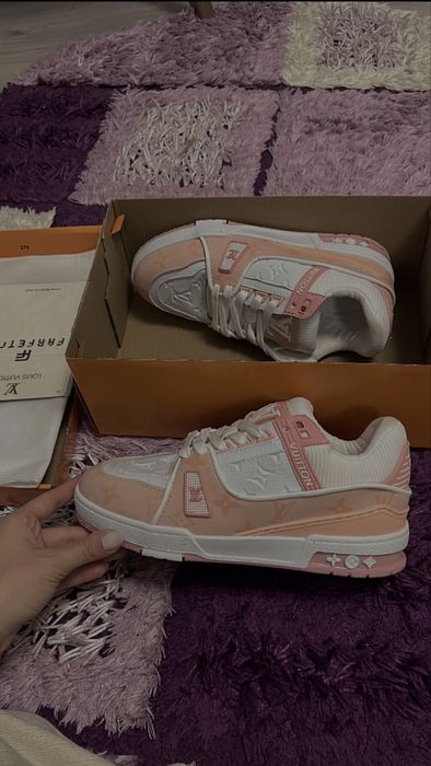 Adidasi louis vuitton marimea 39