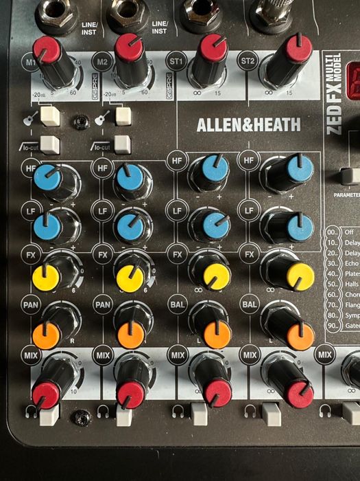 Mixer cu efecte Allen & Heath zed 6fx