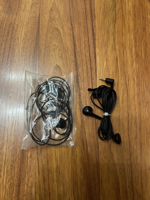 Curtie Nokia 3410 si 5210, casti, incarcator Nokia