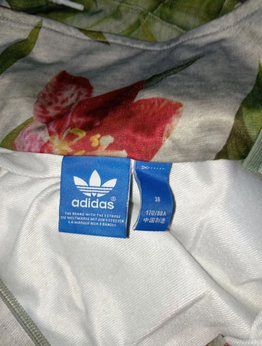 Adidas kechestvosi zor, Xitoydan kelgan sovg'aga