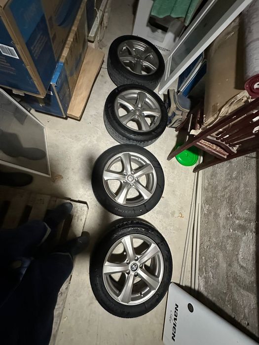 Дискы сатылады. Жагдайы жаксы.