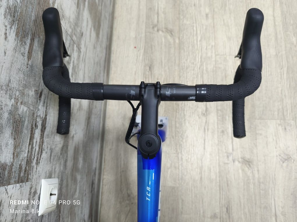 НОВ карбонов шосеен велосипед без капли Giant TCR Pro Disc Ultegra Di2