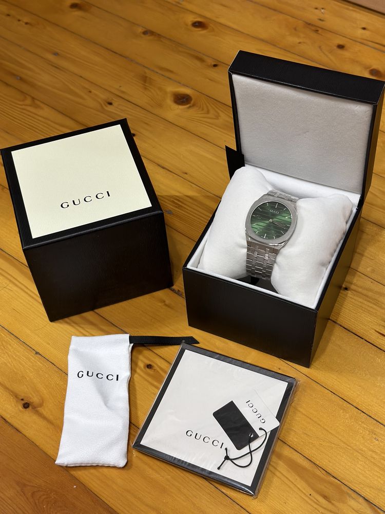 Gucci slim 25h soat skidkaaa!!!