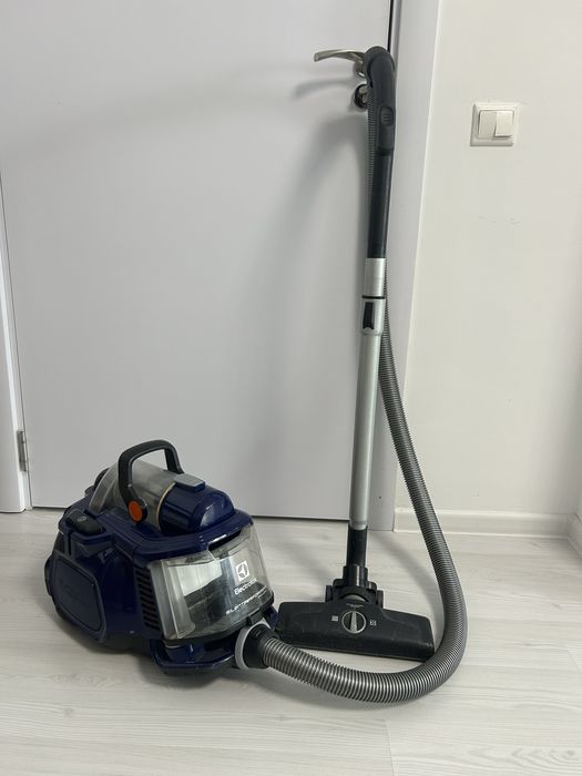Aspirator fara sac Electrolux ESPC71DB, 650W, 1.4 L, Hygiene Filter