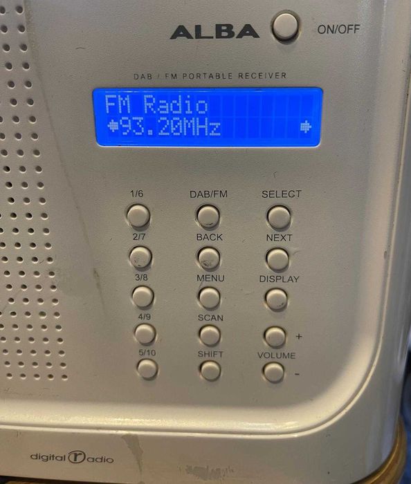 Radio portabil ALBA DAB/FM – funcțional – 100 lei