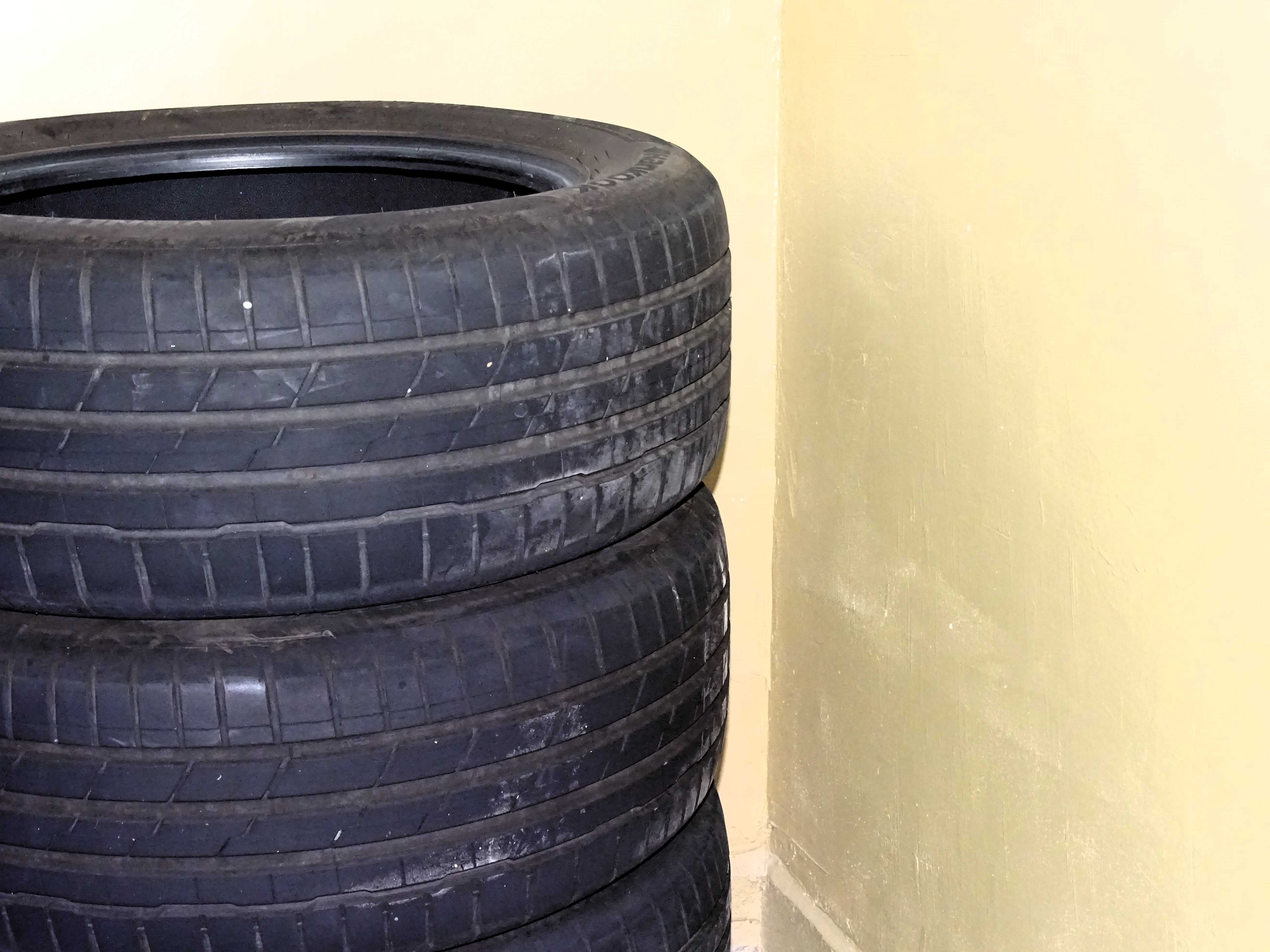 Продавам 4 бр. летни гуми HANKOOK 225/55 R17 производство Унгария 2022