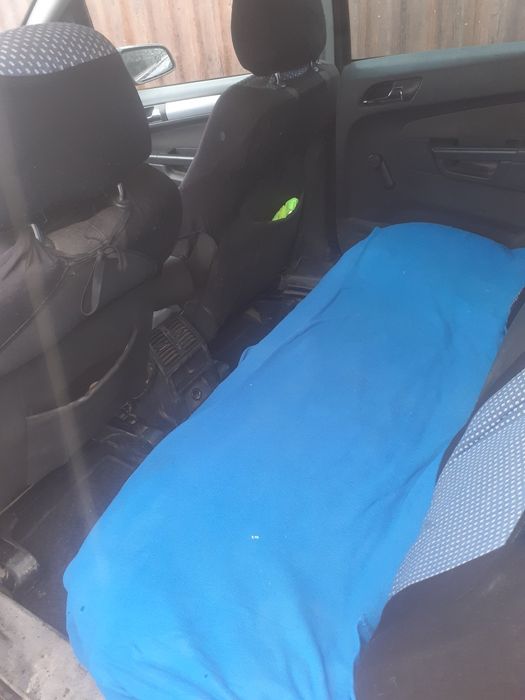 opel zafira 2007 2.400€