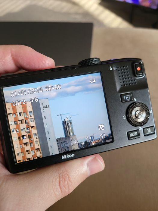 Nikon Coolpix S8100 red 12mp