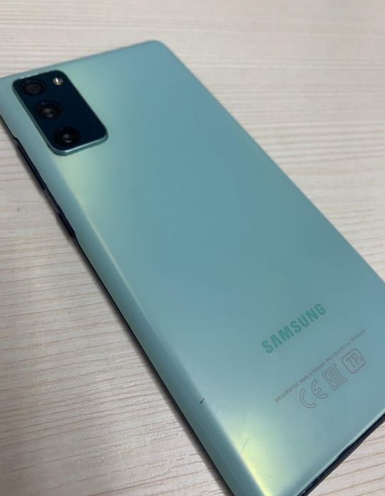 Продам Samsung s20 fe