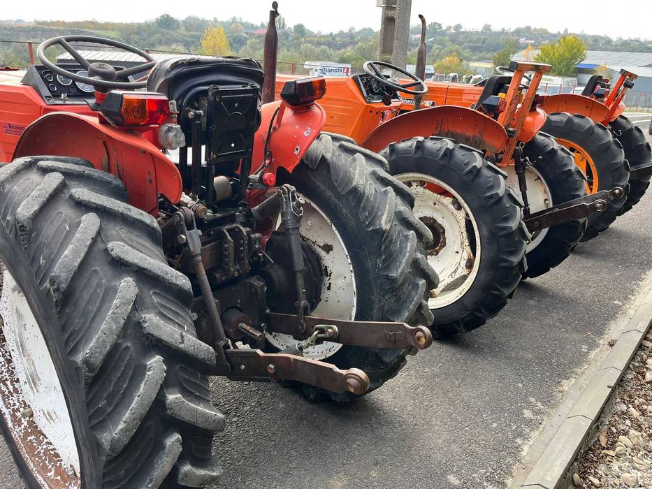 Tractor UTB Universal Viticol VR 445, 530 pt. vie livada import Franta