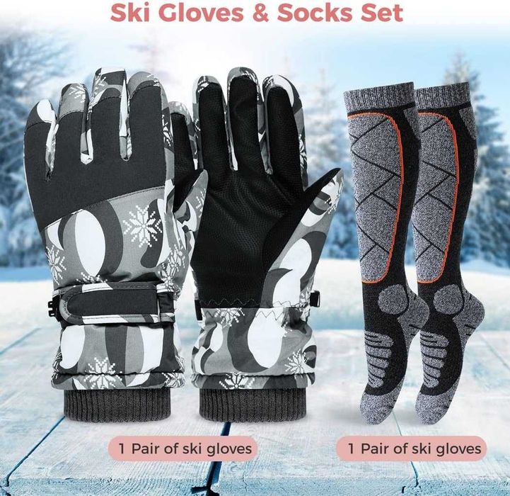 set de mănuși impermeabile și șosete de schi