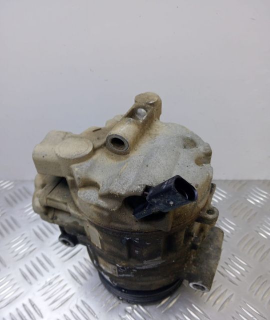 Compresor clima 4F0260805T Audi A4 B7 seria