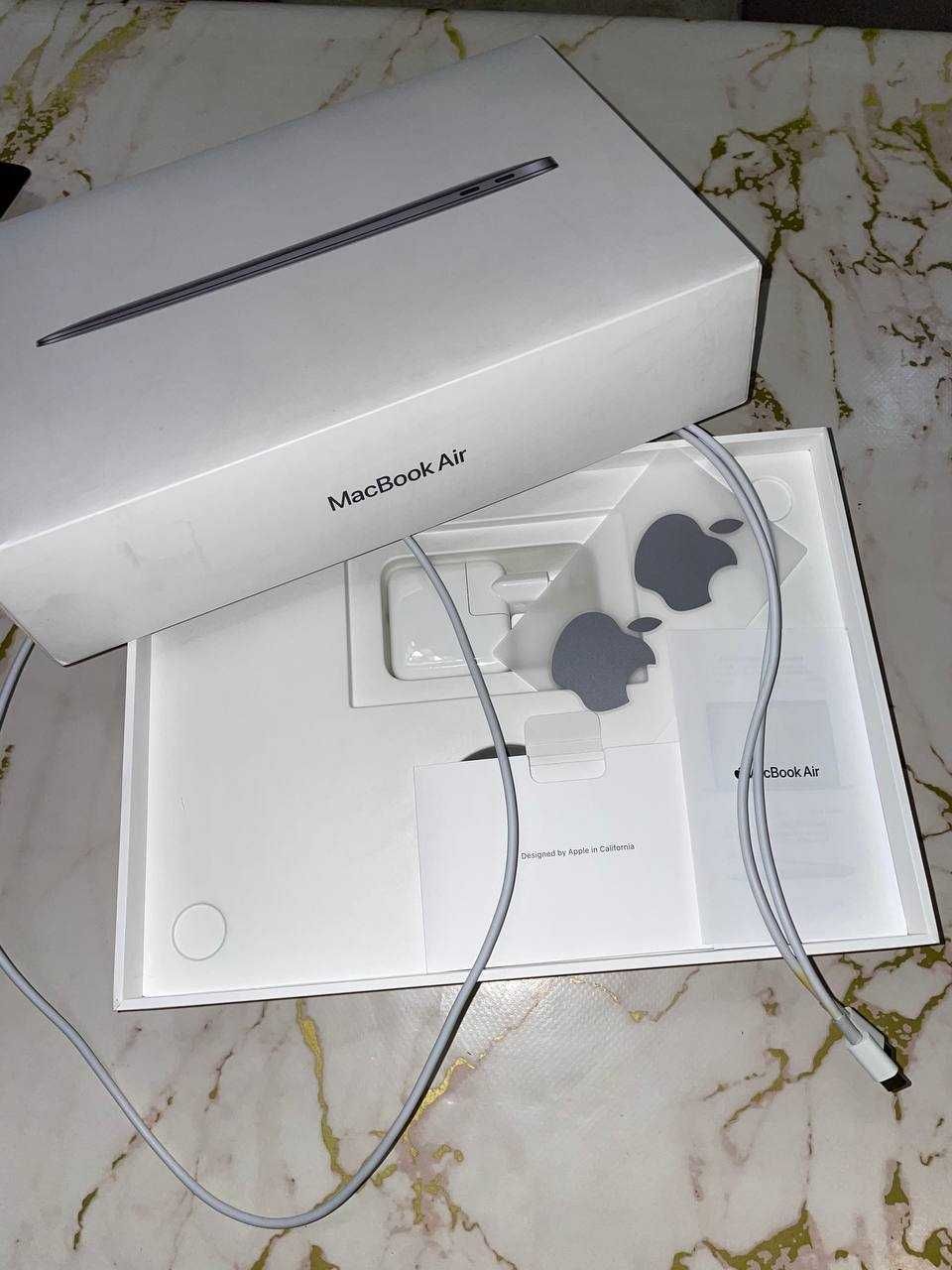 MacBook Air M1 (8/256)