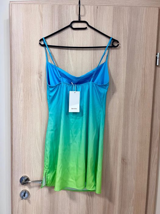 Нова рокля Bershka