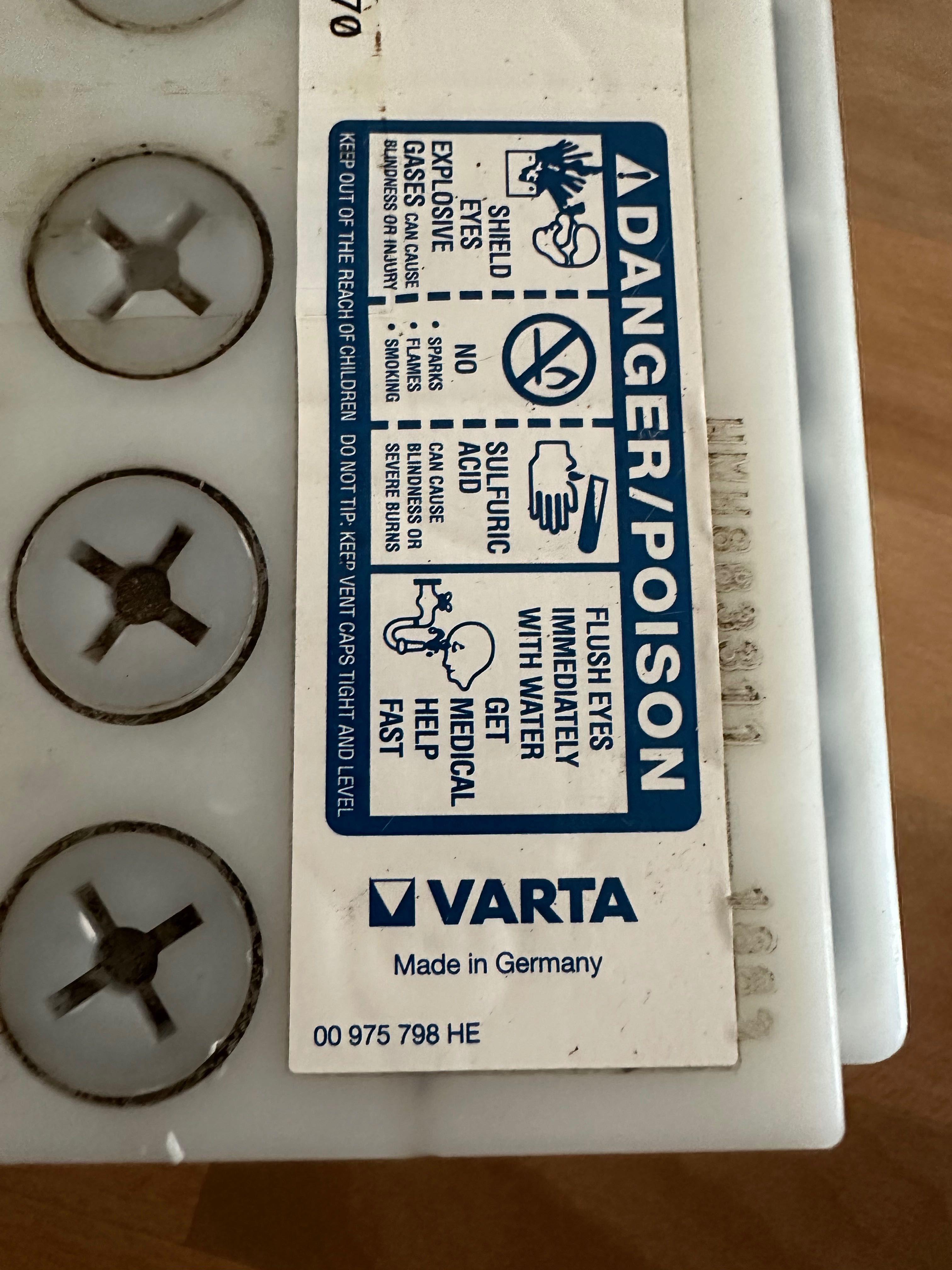 стартов акумулатор VARTA AGM за мерцедес