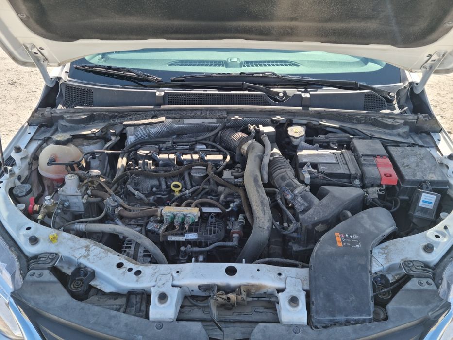 Onix mashinasi sotiladi