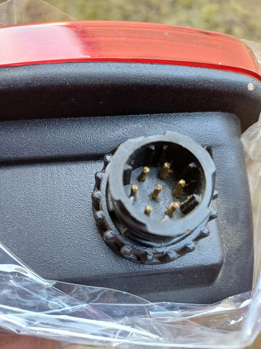 Pachet volvo:far dreapta volvo,oglinda,oglindă pe ușa,.