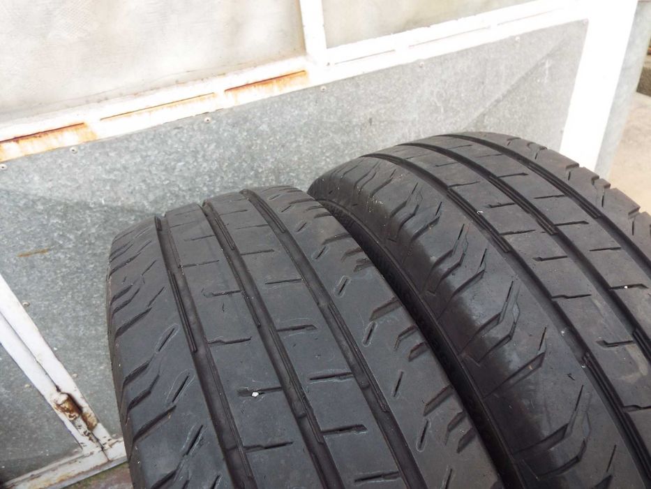 vand 2 anvelope de vara 205/65/16C continental conti van contact400lei