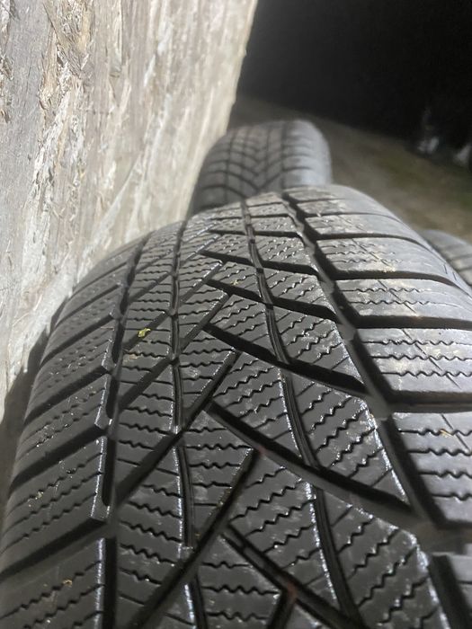 Jante cu cauciucuri  215/65/16 iarna dot 2022 Duster