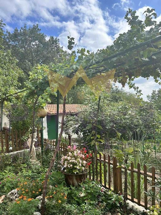 Продава се Къща в Варна, Виница - 170 кв.м за 1353 €/кв.м - Снимка #2