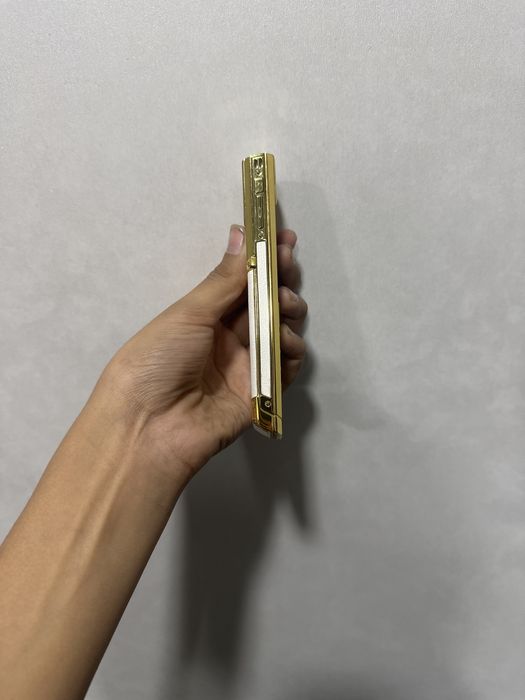 Vertu telefon sotiladi