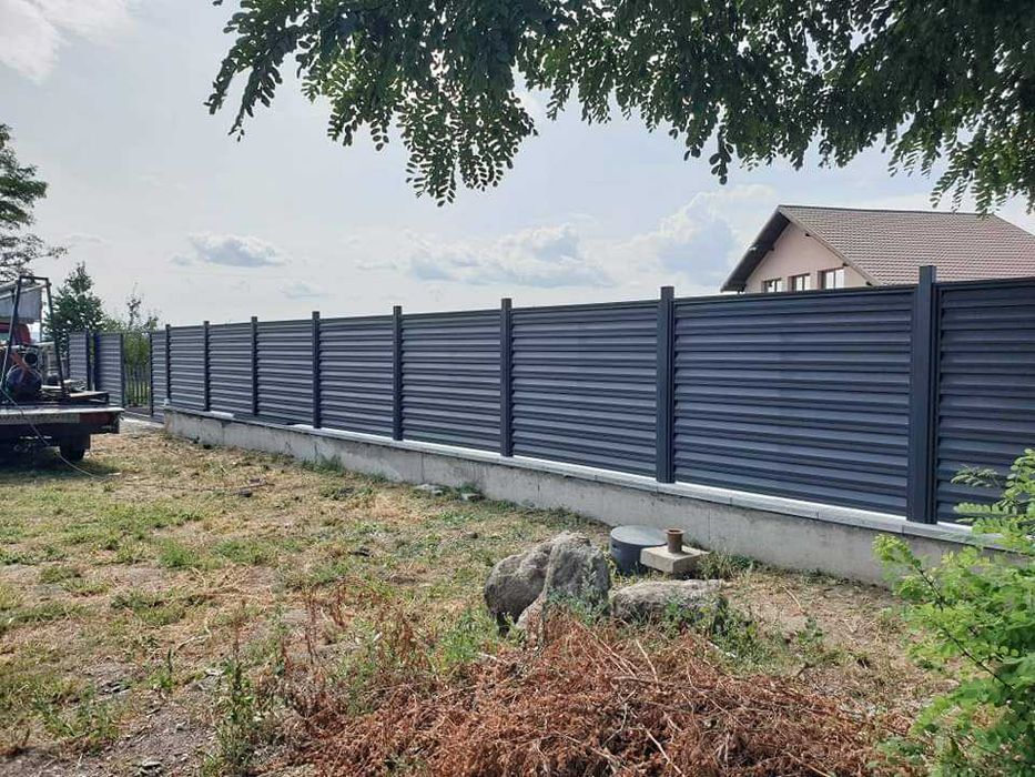 Garduri si porti din panou stil jaluzea de diferite modele la comanda